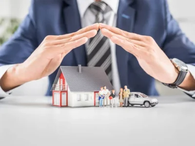 depositphotos_226809952-stock-photo-insurance-agent-house-toy-safety depositphotos_226809952-stock-photo-insurance-agent-house-toy-safety